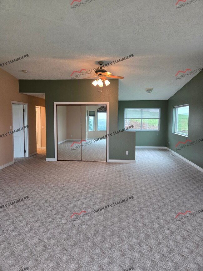 Building Photo - STATUS: *AVAILABLE* R285 | $2595 + $100 for well/septic maintenance