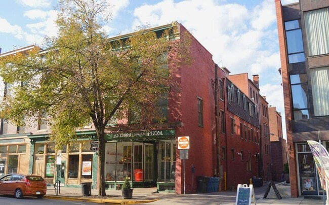 Building Photo - 22 N George St