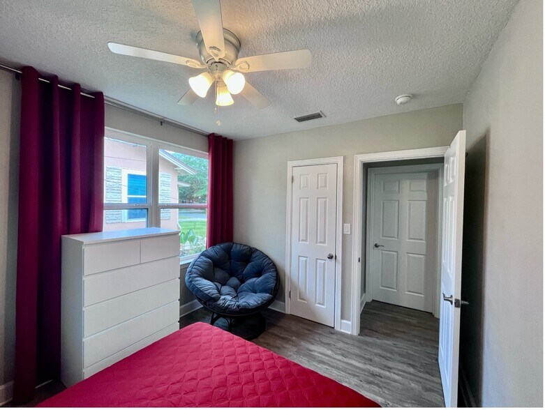 Building Photo - 4648 Cardinal Blvd