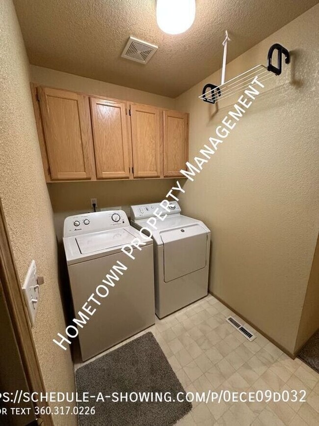 Building Photo - 5407 Komachin Loop SE