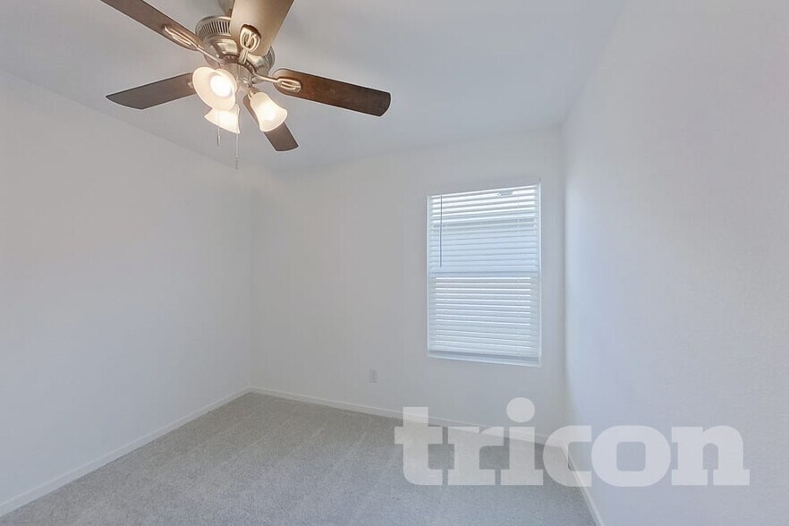 Building Photo - 907 Ponderosa Ln