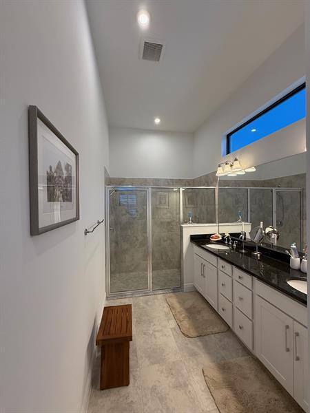 Building Photo - 187 SE Via Sangro