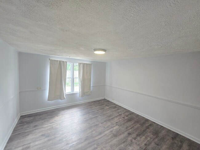 Building Photo - 1007 Olsen Ave