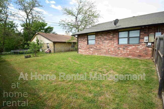 Building Photo - 4613 S 72nd E Pl