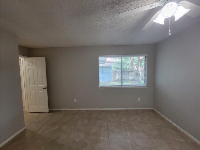 Building Photo - 23242 Prairie Bird Dr