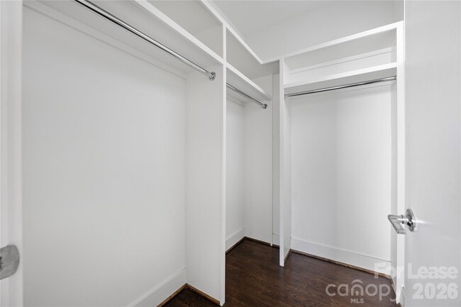 Building Photo - 1008 Westbrook Dr