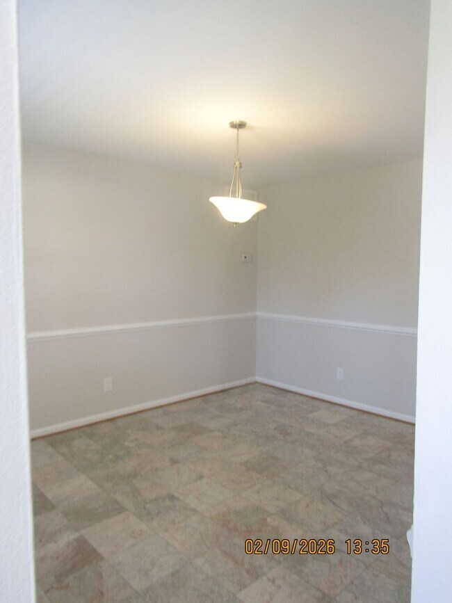 Building Photo - Lake Whitehurst