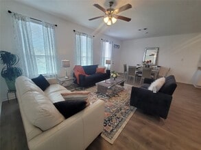 Building Photo - 11218 E Park St