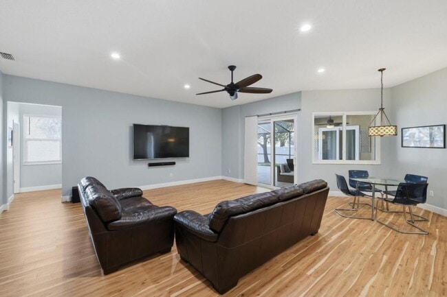 Building Photo - 8210 Prairie Ridge Way