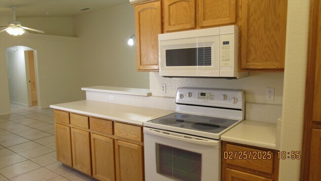 Building Photo - 2759 Palisades Dr
