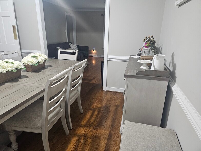 Building Photo - 3506 Quail Hill Dr