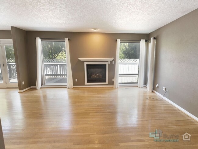 Building Photo - 20630 Willamette Dr