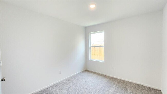 Building Photo - 28759 Texas Plns Dr