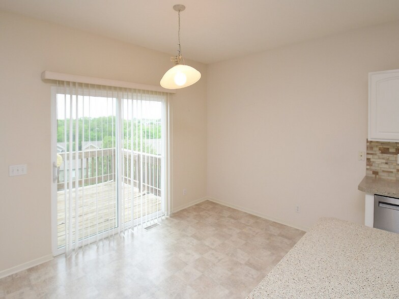 Building Photo - 5018 S 194th Ave