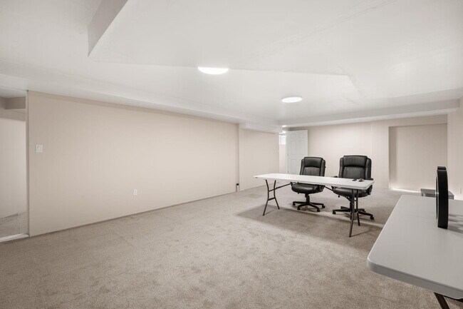 Building Photo - 1209 Paisano St NE