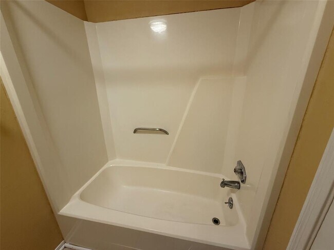 Building Photo - 5711 Sugar Hill Dr