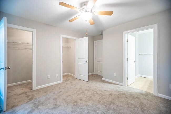 Building Photo - Adderman Pointe Townhomes