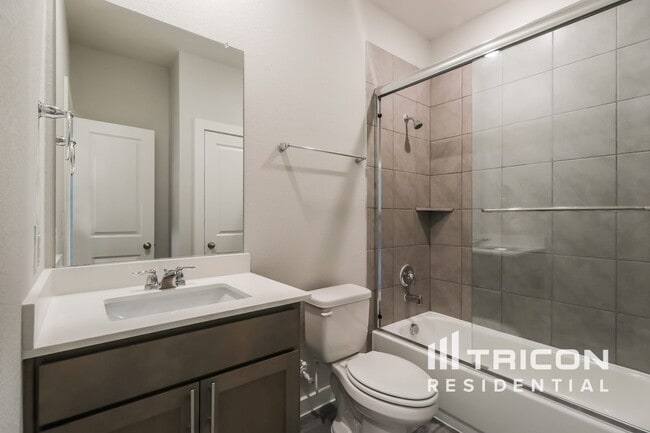 Building Photo - 1724 Mexican Heather Dr