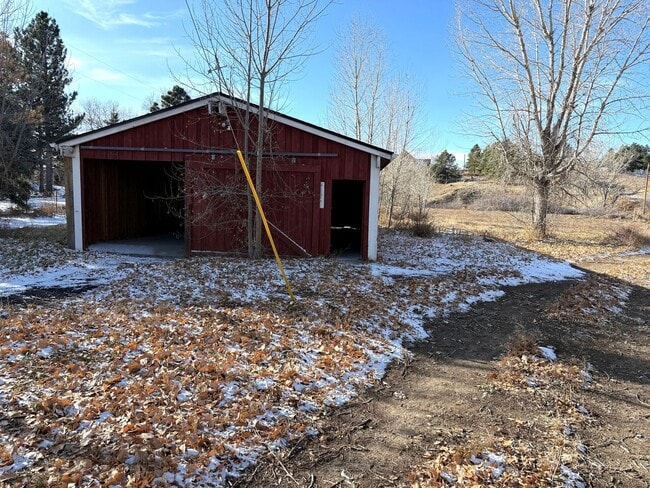 Building Photo - Welcome to Grandview Estates!