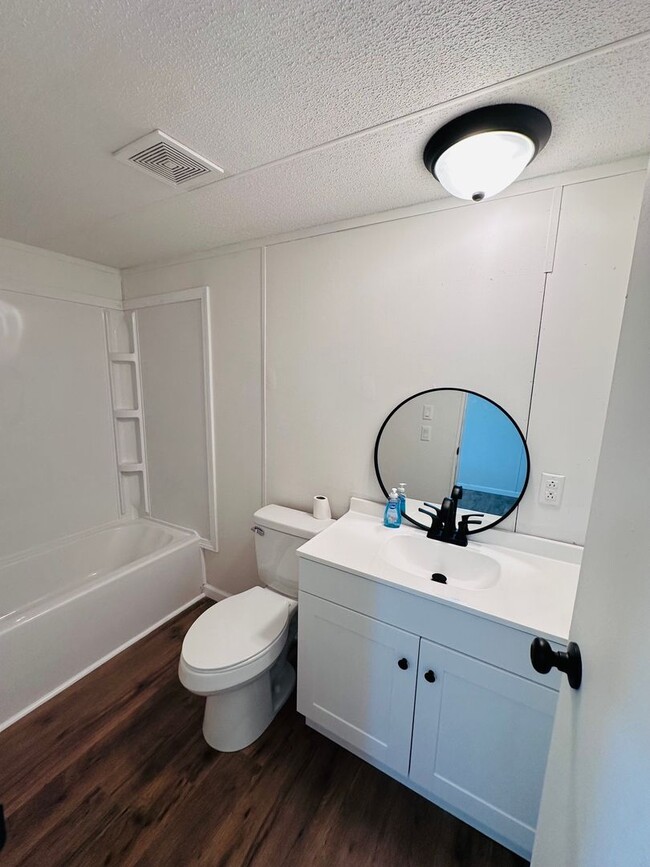 Building Photo - NEW RENTAL LISTING