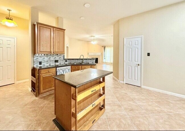 Building Photo - 8514 Spotslyvania Ln