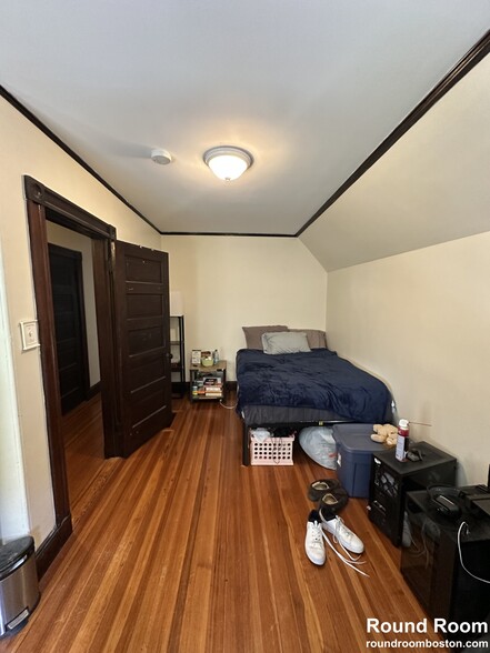 Building Photo - 124 Brooks St