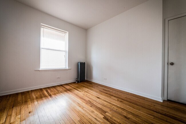 Building Photo - 6748 S Blackstone Ave. 1452-56 E 68th Chicago, IL 60637