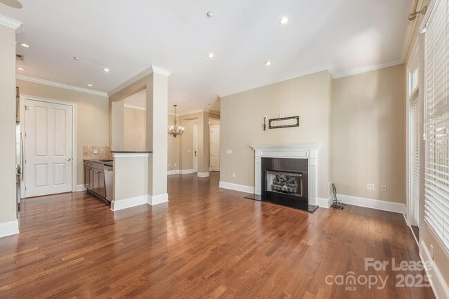Building Photo - 5425 Closeburn Rd