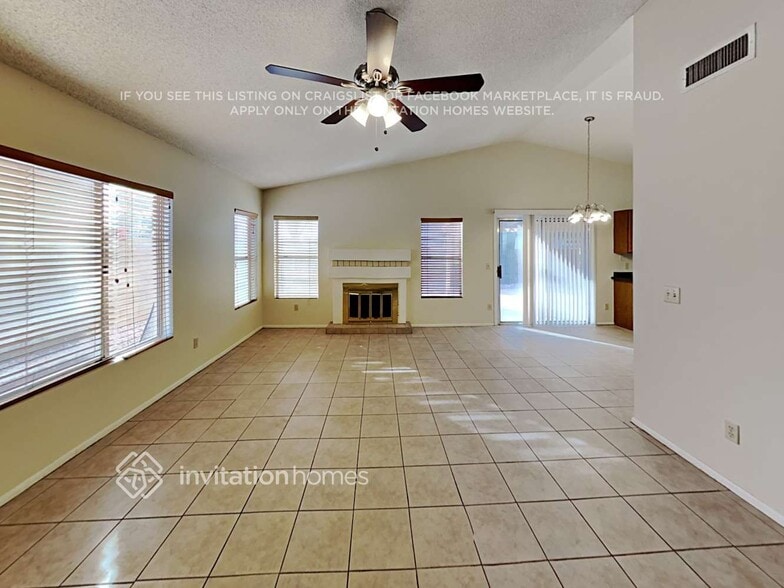 Building Photo - 10851 W Ruth Ave