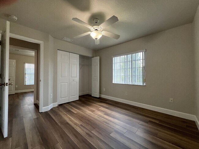 Building Photo - ($2,095) * ANNUAL ** Pool ** 3 Bed / 2 Bath - Harbor Heights  ** Single Family Home