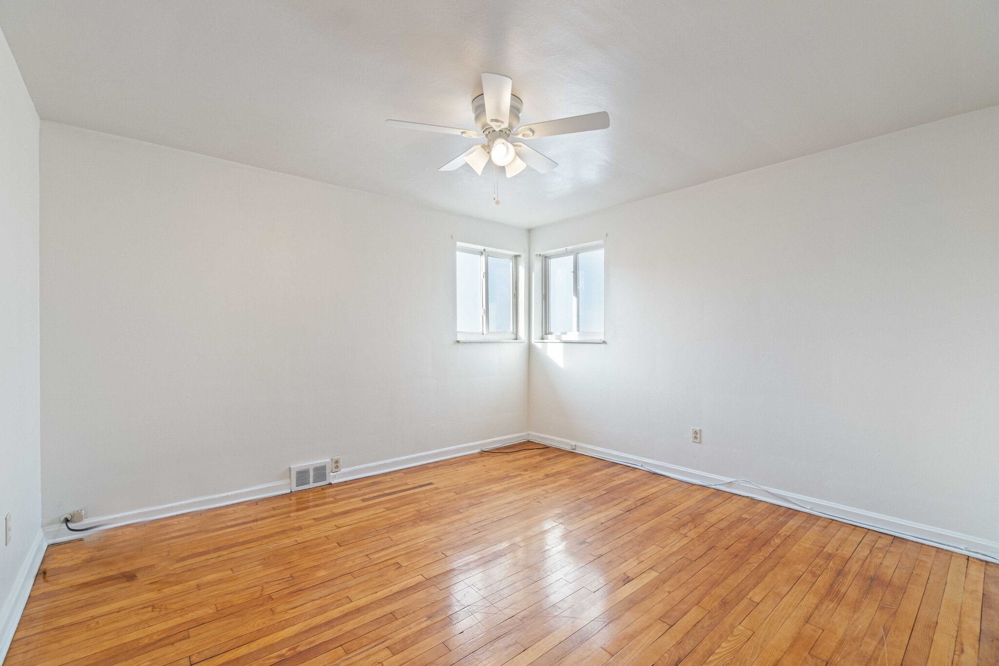 Unit 2 Bedroom 1 - 6569 Rosemoor St