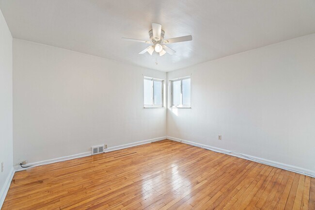 Unit 2 Bedroom 1 - 6569 Rosemoor St