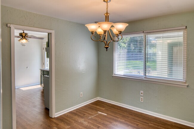 Building Photo - 28 Silverstone Cir