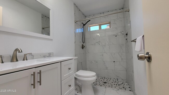 Building Photo - 5149 Paseo Las Palmas
