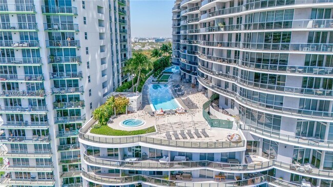 Building Photo - 488 NE 18th St