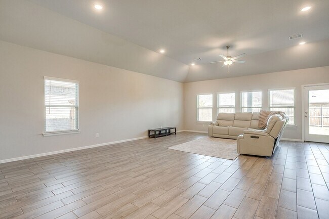 Building Photo - 8924 Lantana Meadow Dr