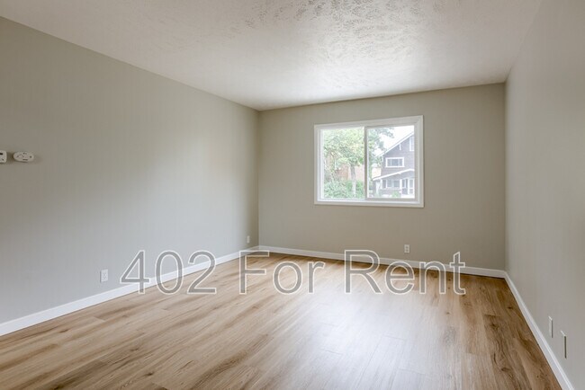 Building Photo - 4715 Davenport St