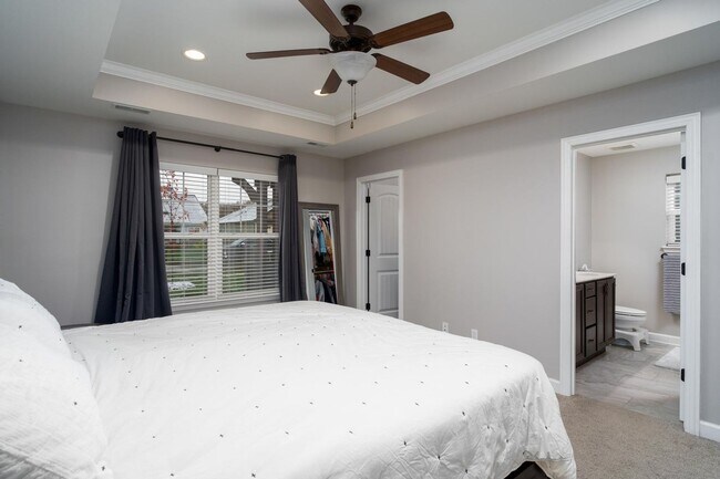 Building Photo - Southwest Columbia Home