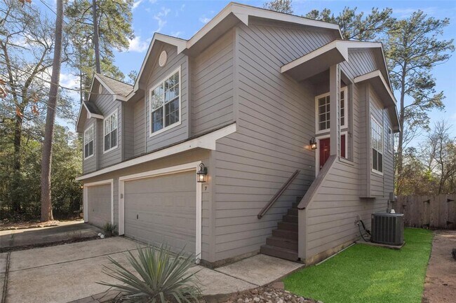 Primary Photo - 7 S Villa Oaks Dr
