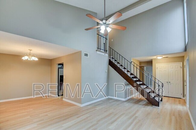 Building Photo - 700 Alder Cir