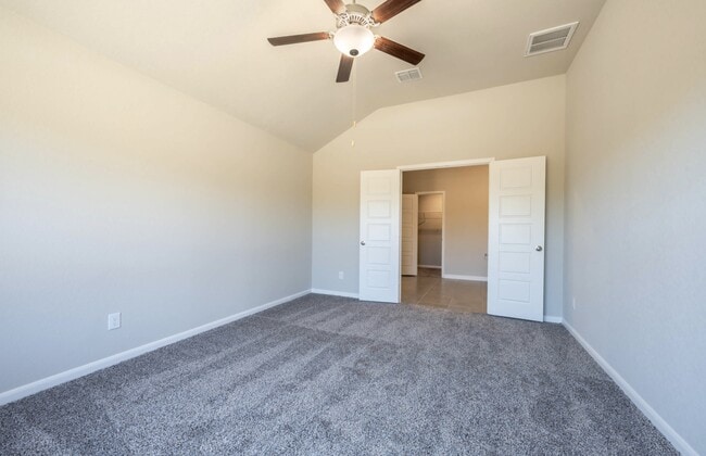 Building Photo - 7106 Emerald Valley