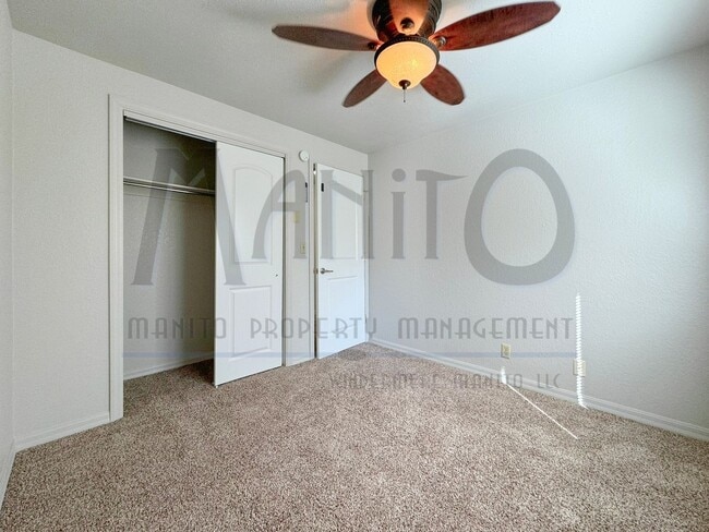 Building Photo - 521/523 E 11th Avenue Duplex