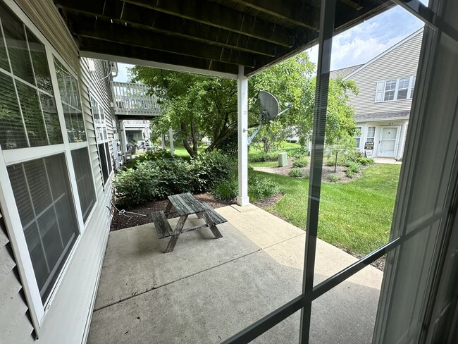 Building Photo - 2212 Waterleaf Ct