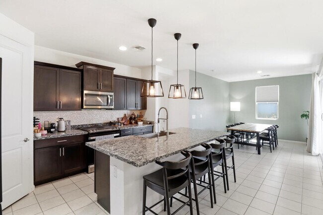 Building Photo - 6737 W Vly Vw Dr