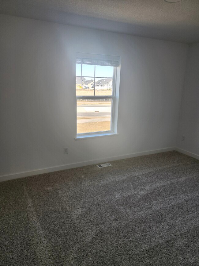 Building Photo - 10531 Harbor Ln N