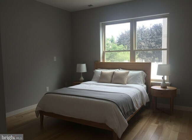 Building Photo - 1930 Parrish St