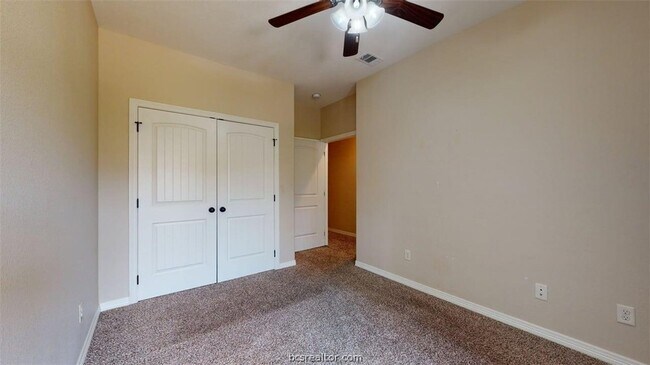 Building Photo - 303 Ash St