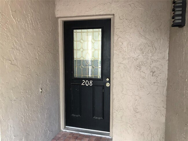 Building Photo - 1055 Kensington Park Dr