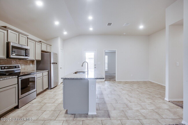 Building Photo - 2117 140th St