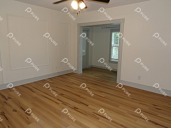 Building Photo - 3305 Bradley St SW